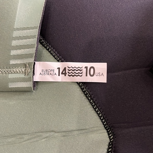 Billabong Synergy Wetsuit new with tags sz10 - Picture 4 of 4